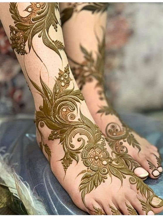 mehndi-design-for-foot-and-legs