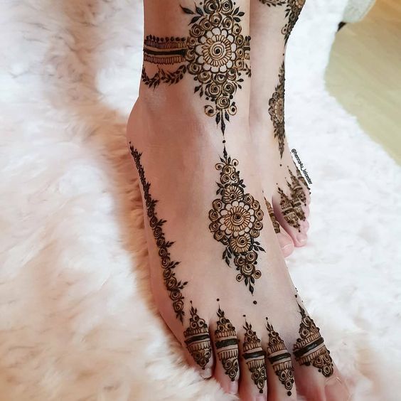 simple-mehndi-foot