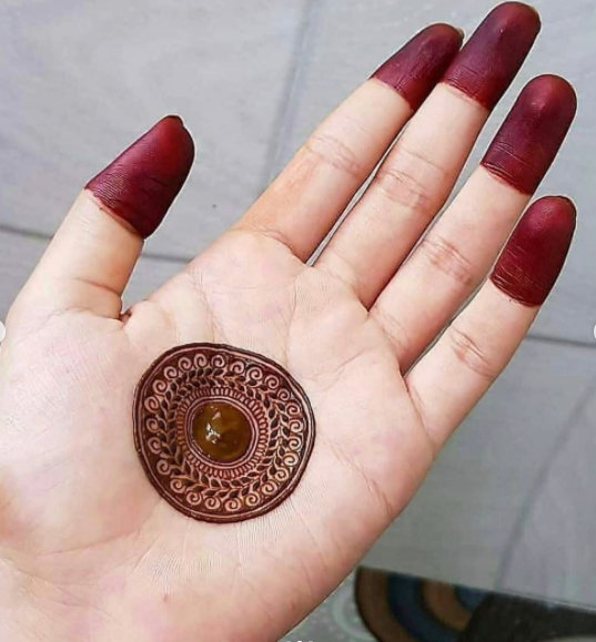 simple-tiki-mehndi-design