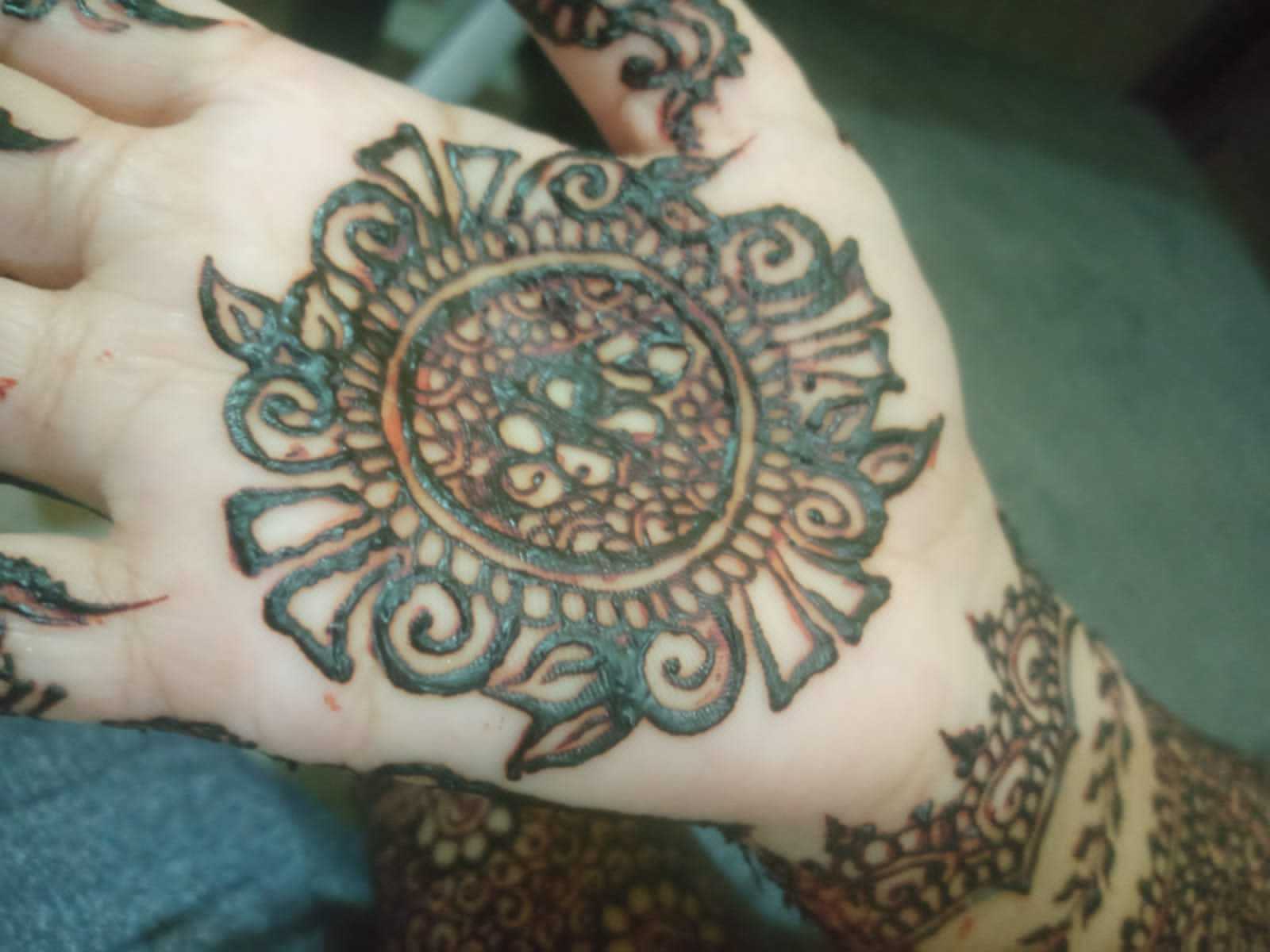 simple-tikki-henna -designs