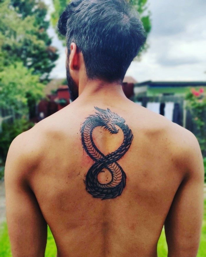 snake-tattoo-man-back snake-tattoo-man-back