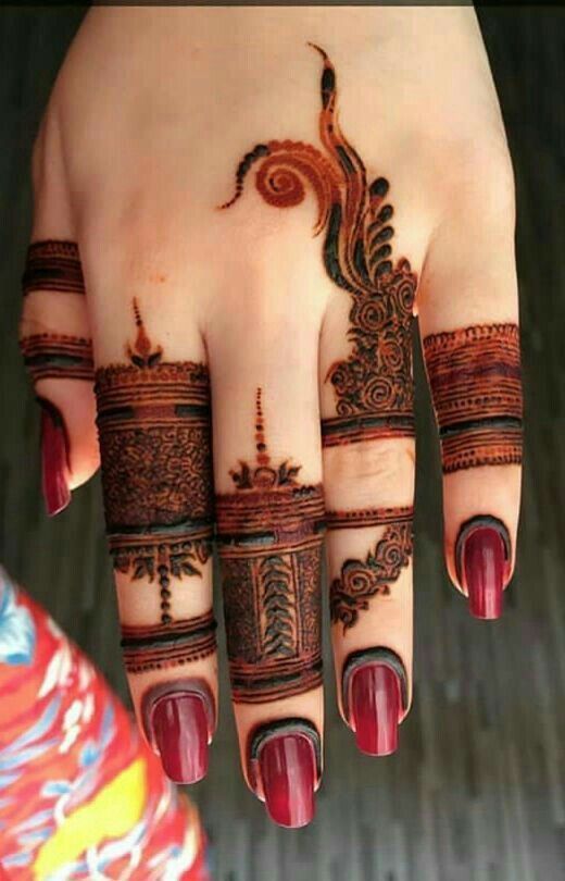 stylish-finger-mehndi-design